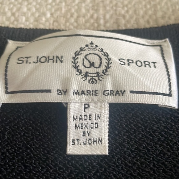 St John Sport top - Picture 3 of 8